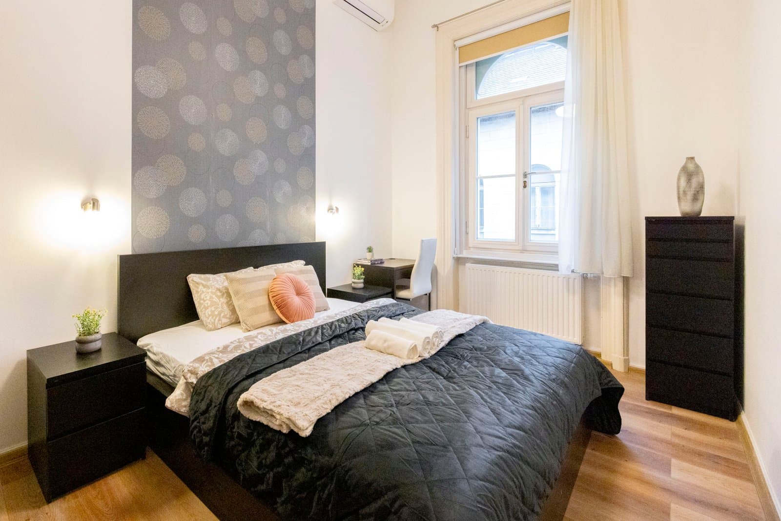 Balcony or window view — Apartment for rent in Budapest District VI