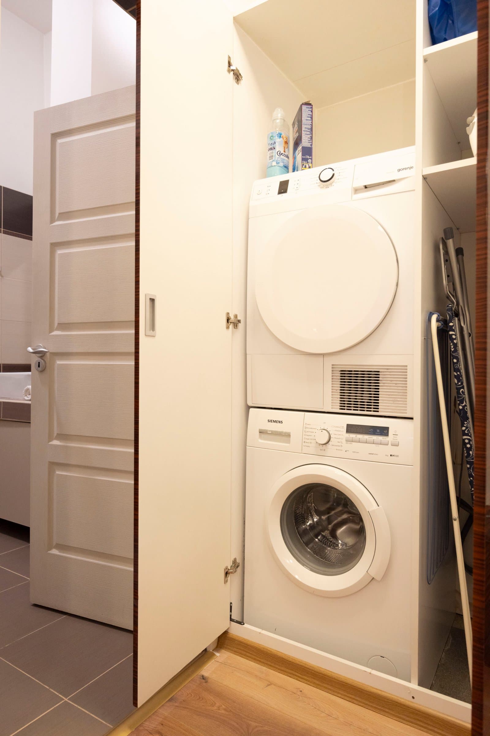 Street view — Apartment for rent in Budapest District VI