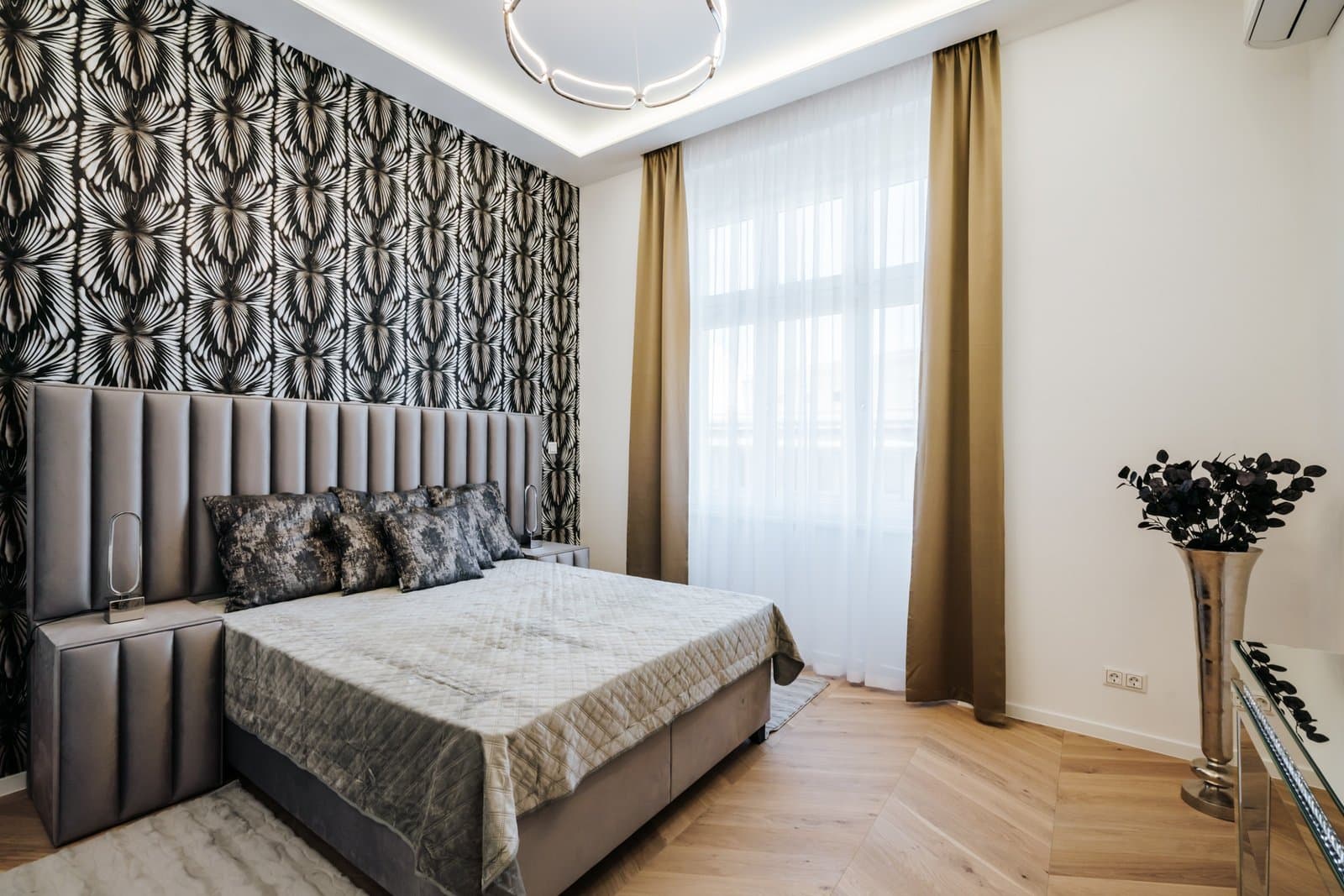 Dining area — Apartment for Rent in Budapest – 6th District