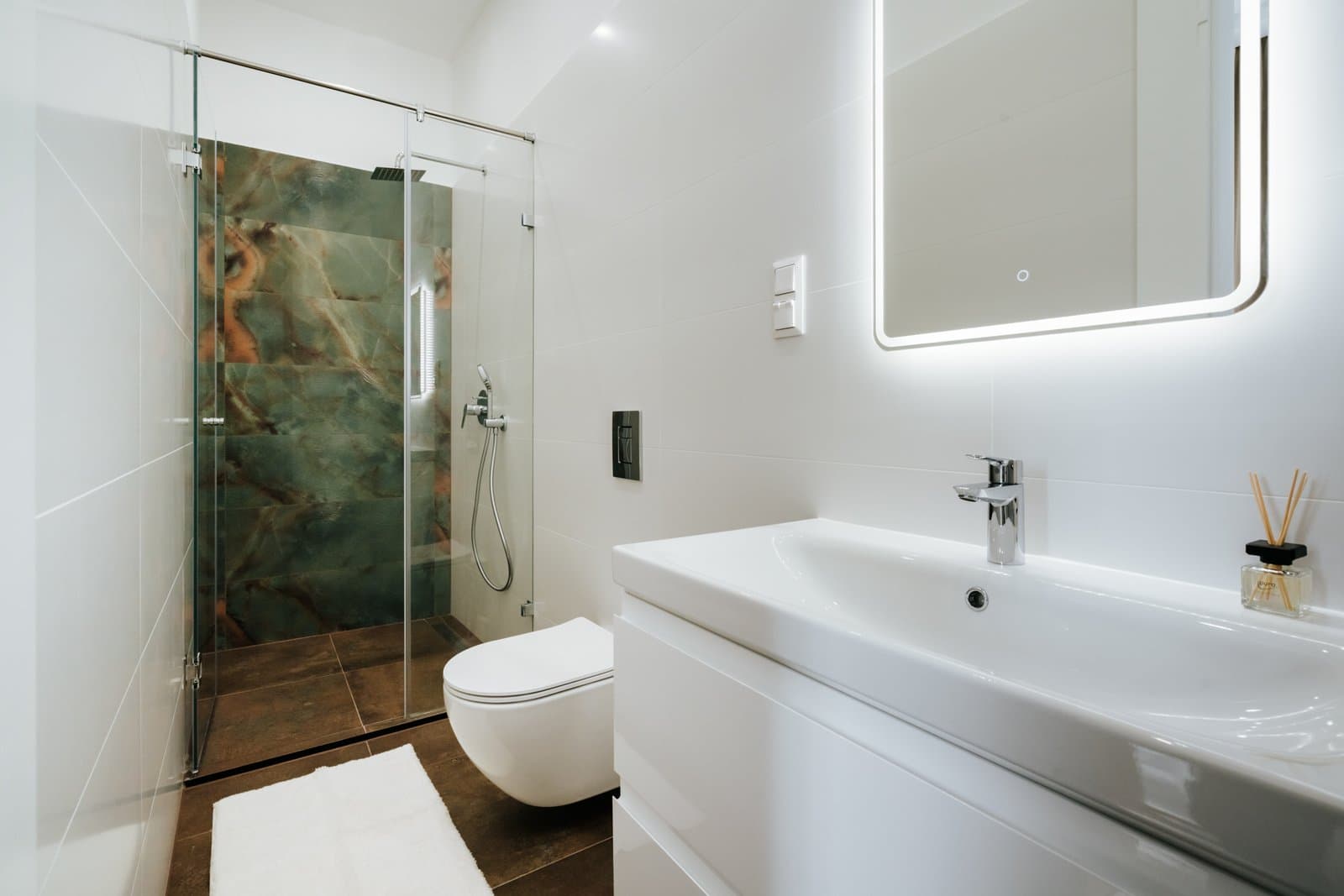 Street view — Apartment for Rent in Budapest – 6th District