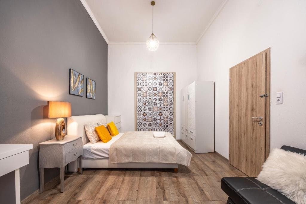 Balcony or window view — Apartment for Rent in Budapest – 6th District