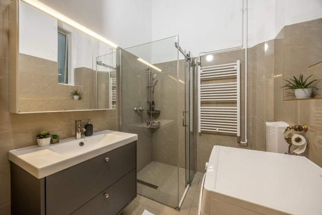 Building exterior — Apartment for Rent in Budapest – 6th District