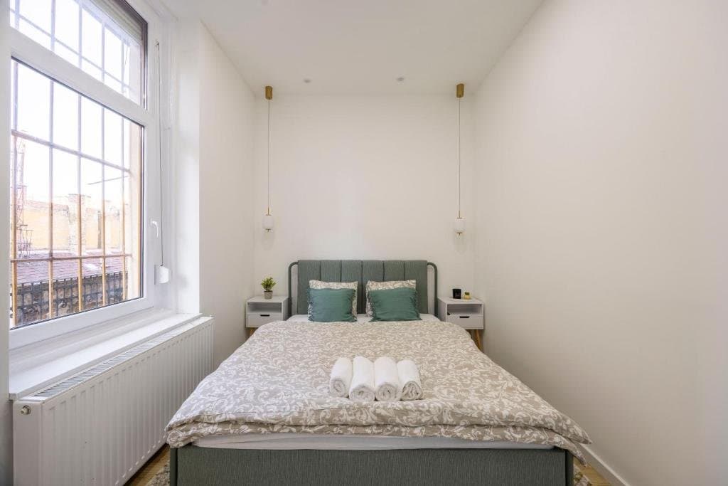 Bathroom — Apartment for Rent in Budapest – 6th District