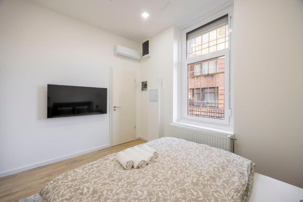 Building exterior — Apartment for Rent in Budapest – 6th District