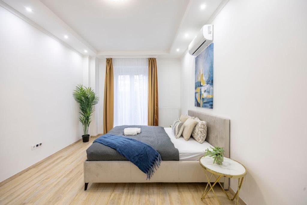 Living room — Apartment for Rent in Budapest – 6th District