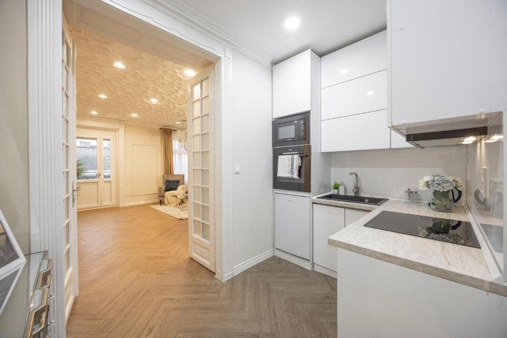 Balcony or window view — Apartment for Rent in Budapest – 6th District
