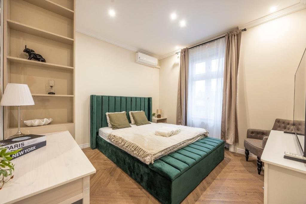 Building exterior — Apartment for Rent in Budapest – 6th District