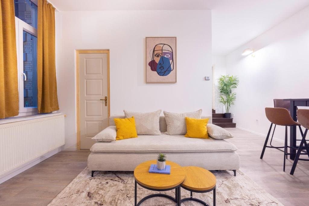 Street view — Apartment for Rent in Budapest – 6th District
