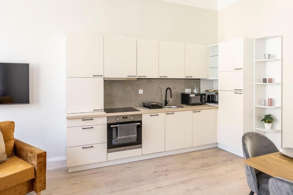 Balcony or window view — Apartment for Rent in Budapest – 6th District