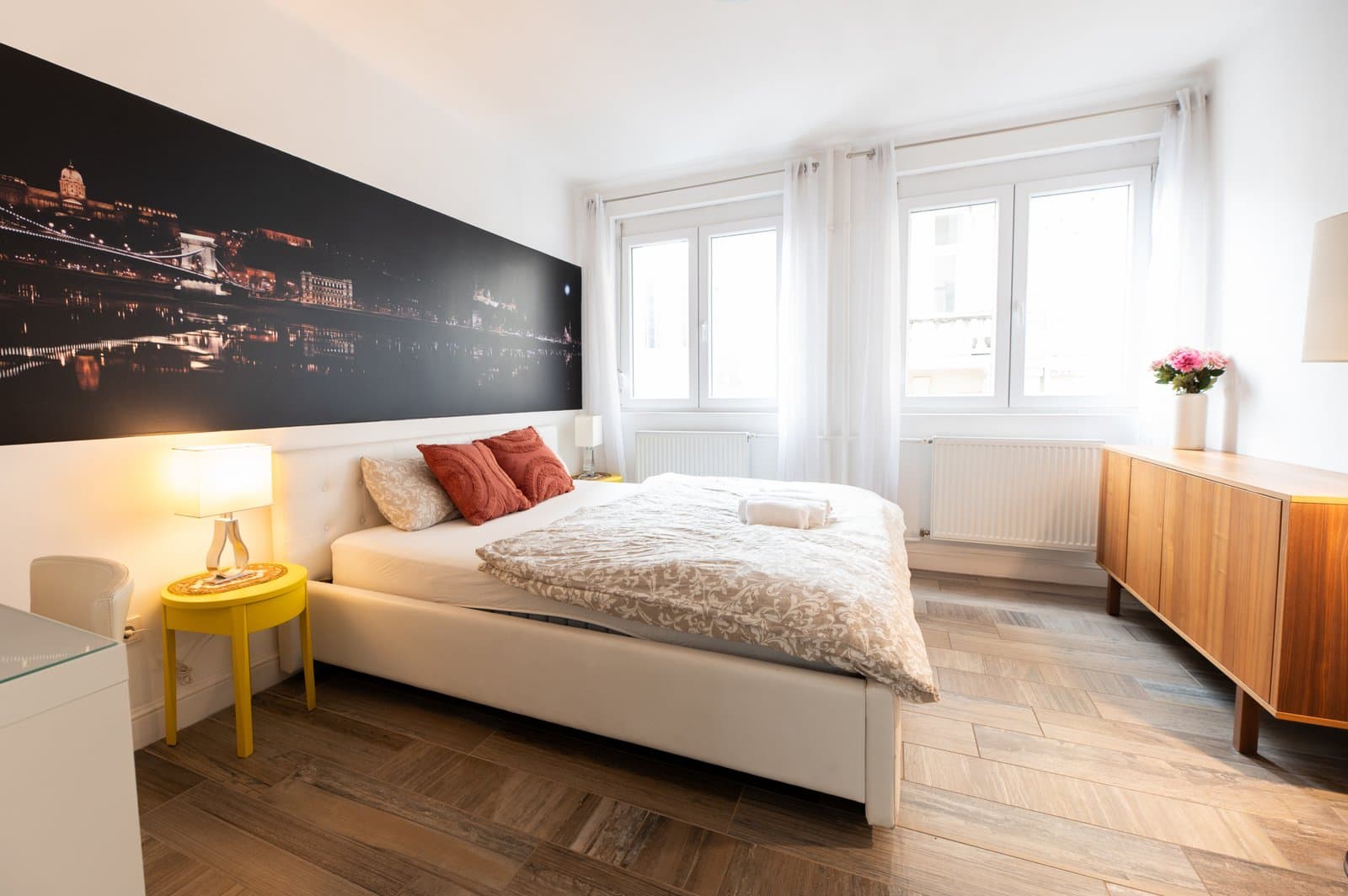 Dining area — Apartment for Rent in Budapest – 6th District