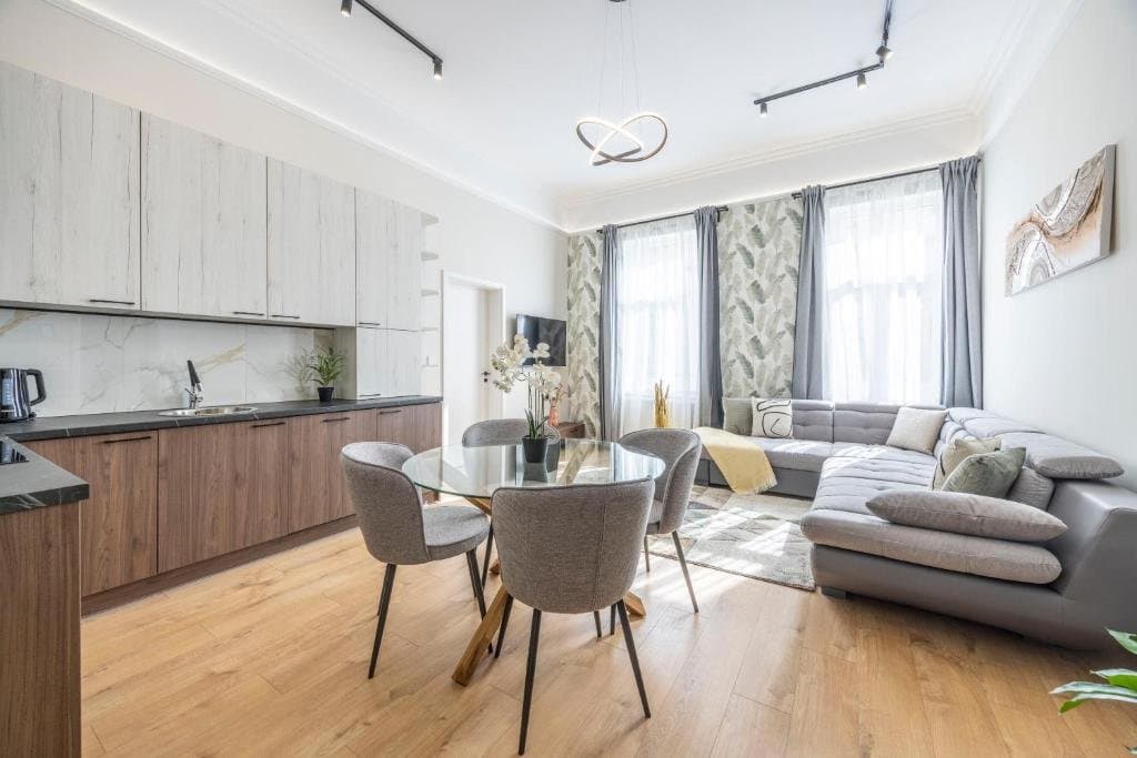 Balcony or window view — Apartment for Rent in Budapest – 6th District