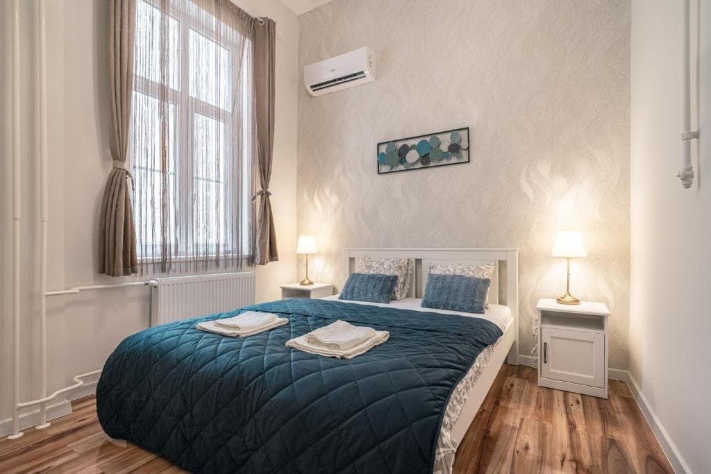 Dining area — Apartment for Rent in Budapest – 6th District