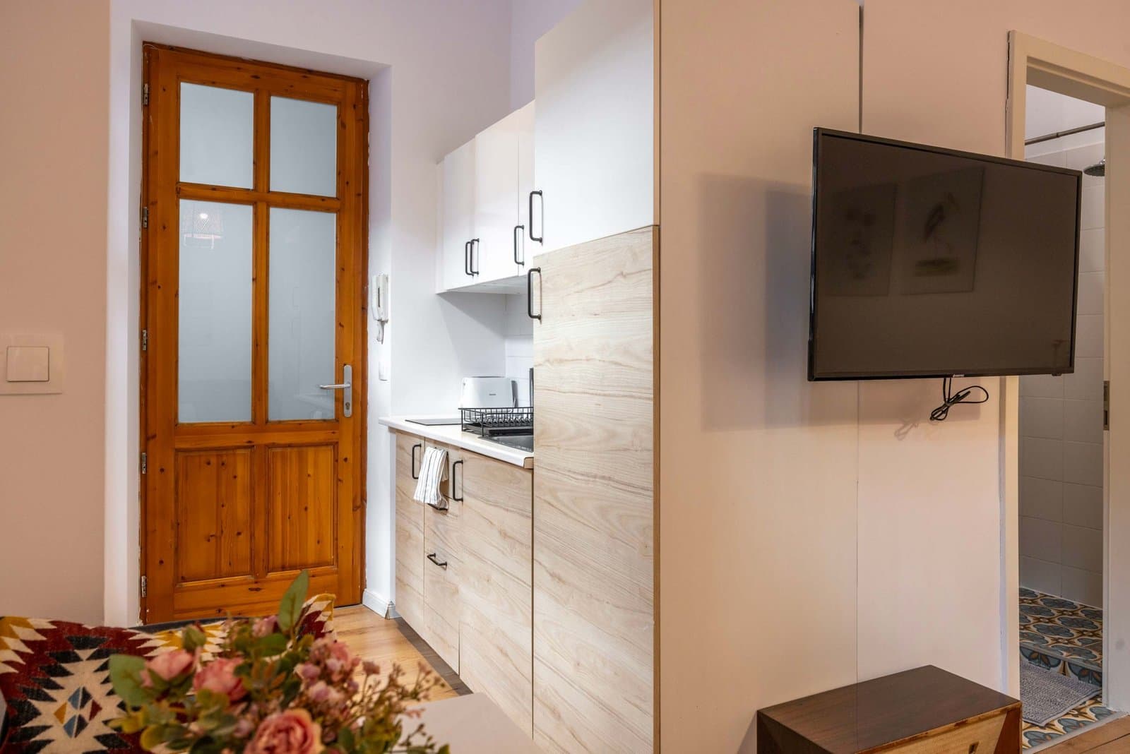 Bathroom — Studio Apartment for Rent in Budapest – 6th District
