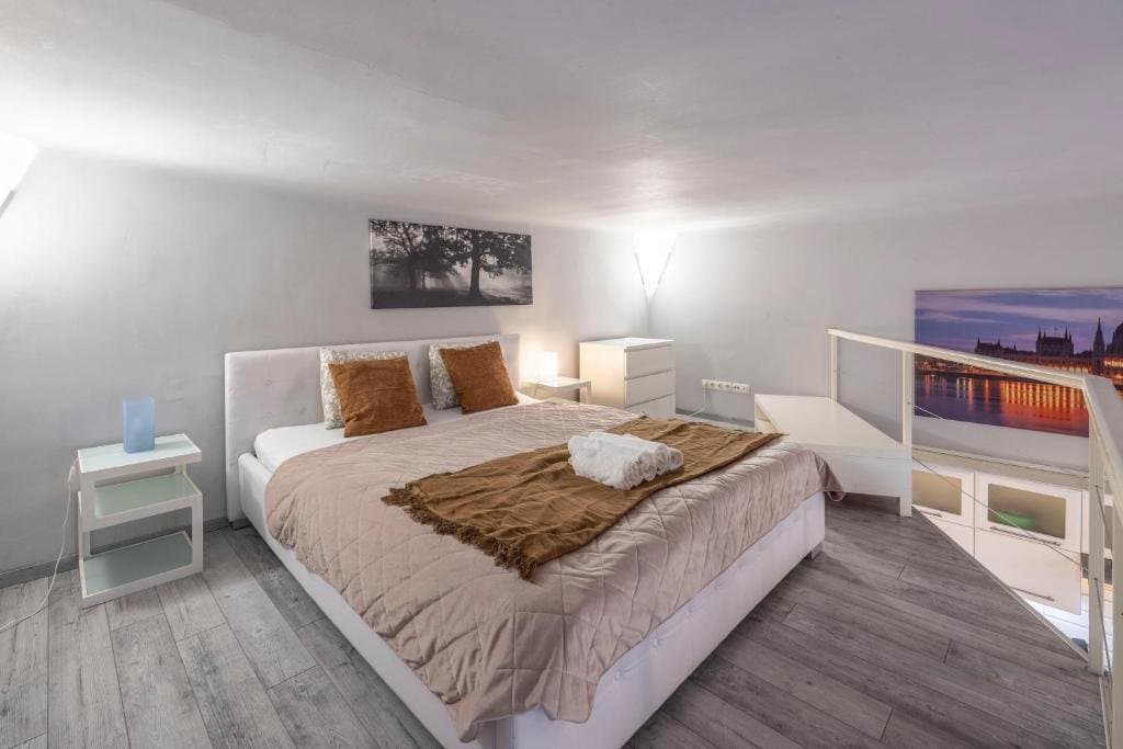 Living room — Studio Apartment for Rent in Budapest – 6th District