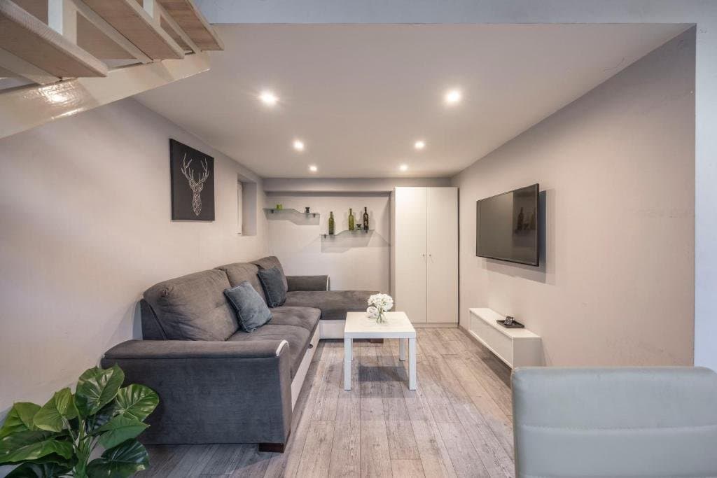 Balcony or window view — Studio Apartment for Rent in Budapest – 6th District