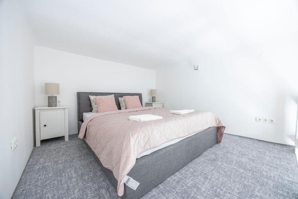 Bedroom — Apartment for Rent in Budapest – 6th District