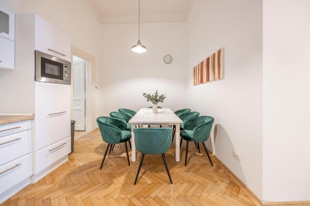Bathroom — Apartment for Rent in Budapest – 6th District