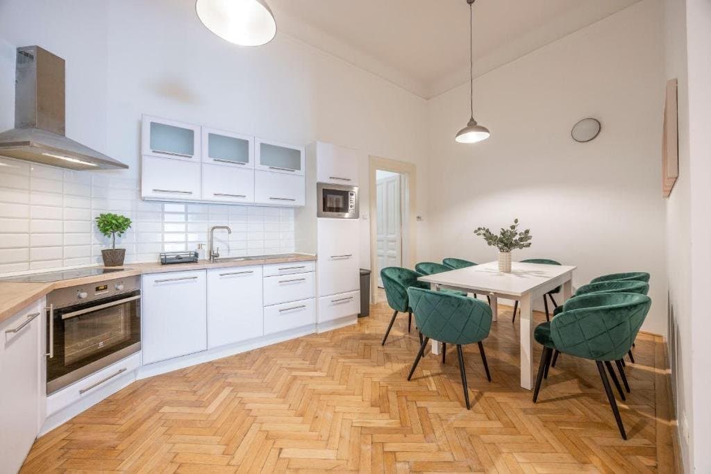 Dining area — Apartment for Rent in Budapest – 6th District