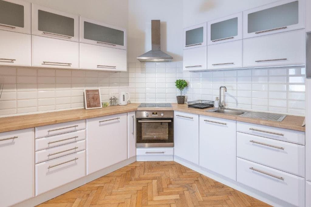 Hallway — Apartment for Rent in Budapest – 6th District