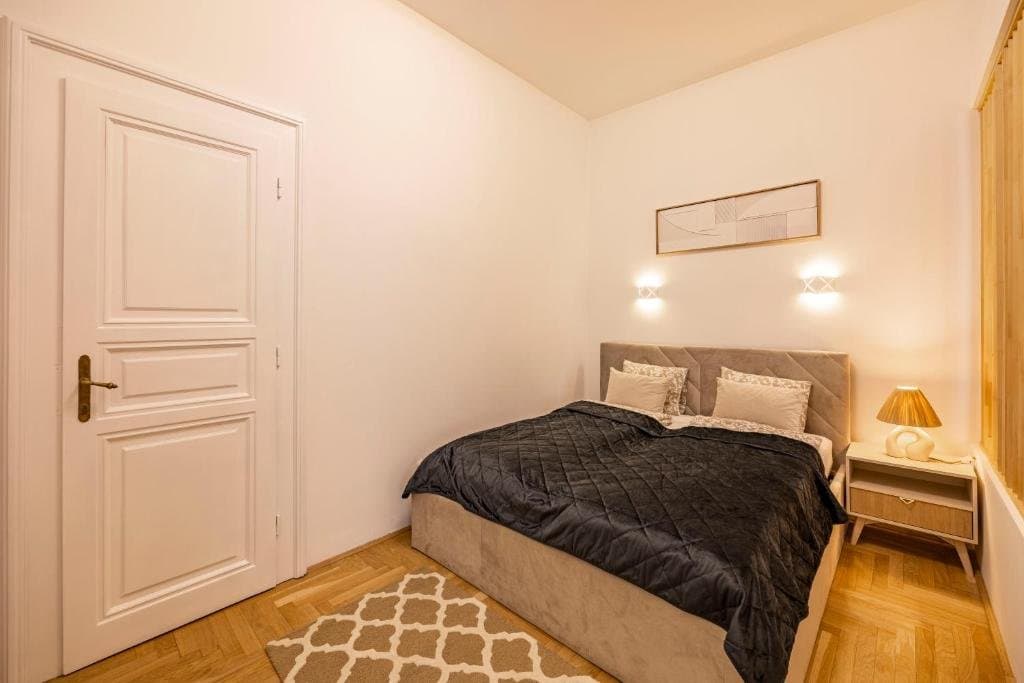 Balcony or window view — Apartment for Rent in Budapest – 6th District