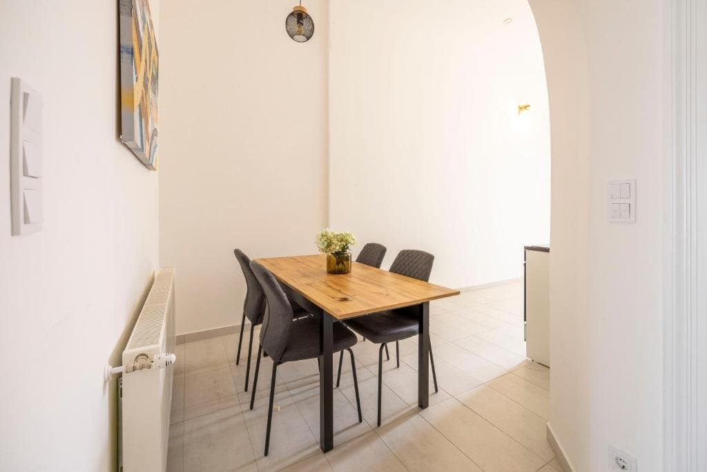 Dining area — Apartment for Rent in Budapest – 6th District