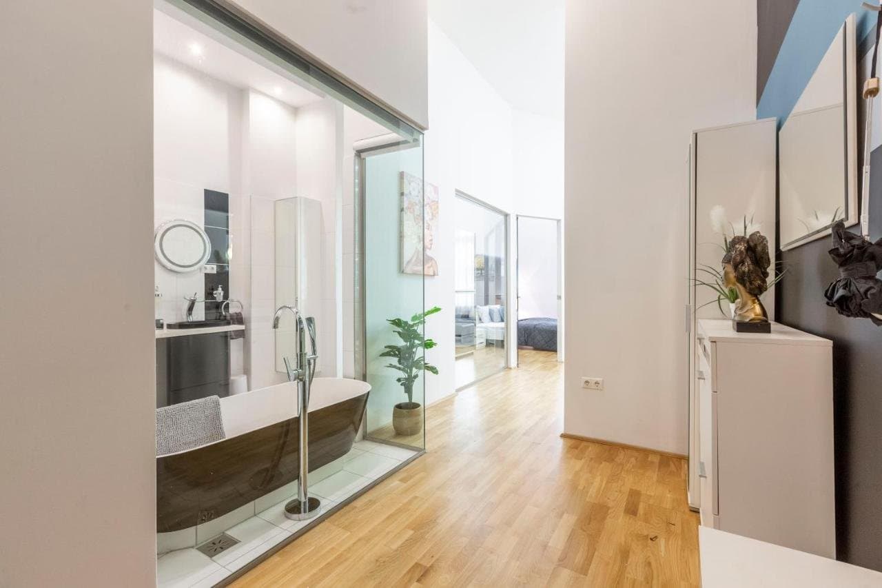 Bathroom — Apartment for Rent in Budapest – 6th District