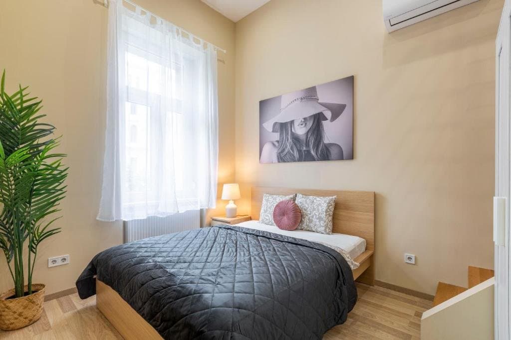 Bathroom — Apartment for Rent in Budapest – 6th District