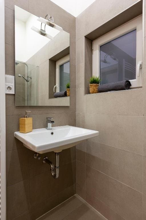 Building exterior — Apartment for Rent in Budapest – 6th District