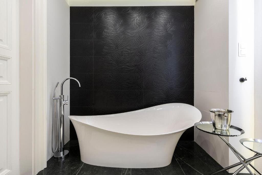 Bathroom — Apartment for Rent in Budapest – 6th District