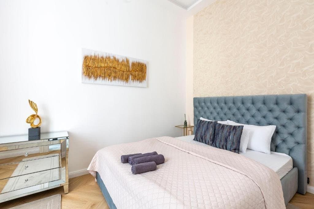 Balcony or window view — Apartment for Rent in Budapest – 6th District