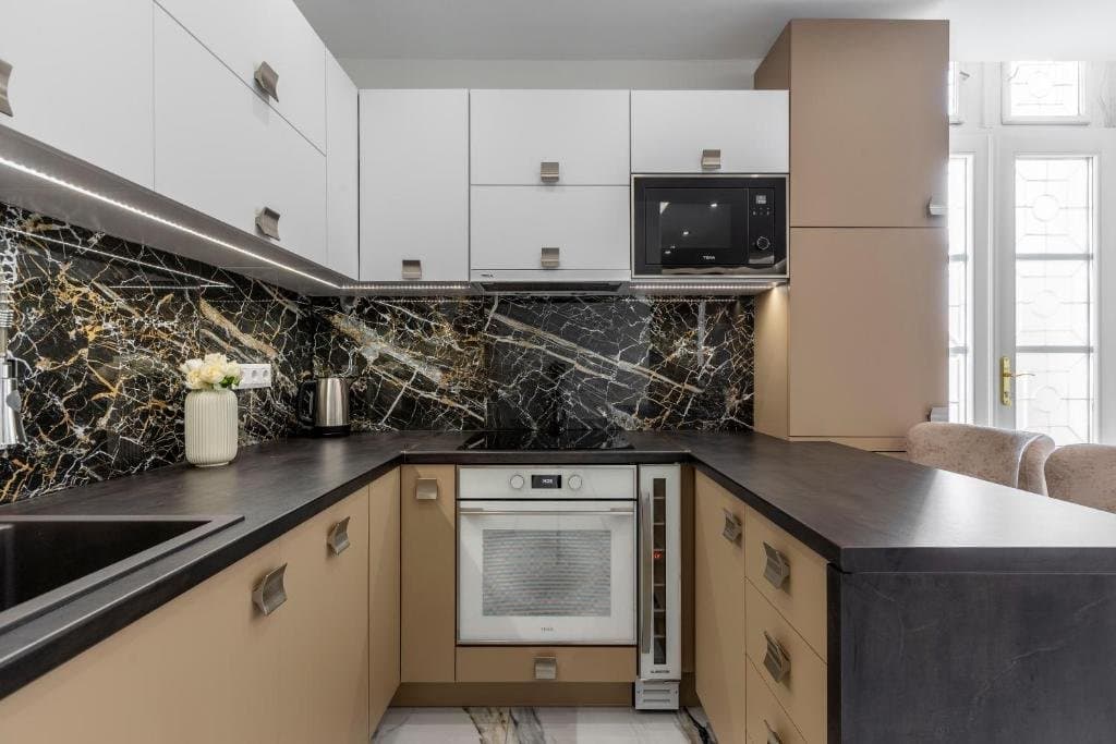 Dining area — Apartment for Rent in Budapest – 6th District