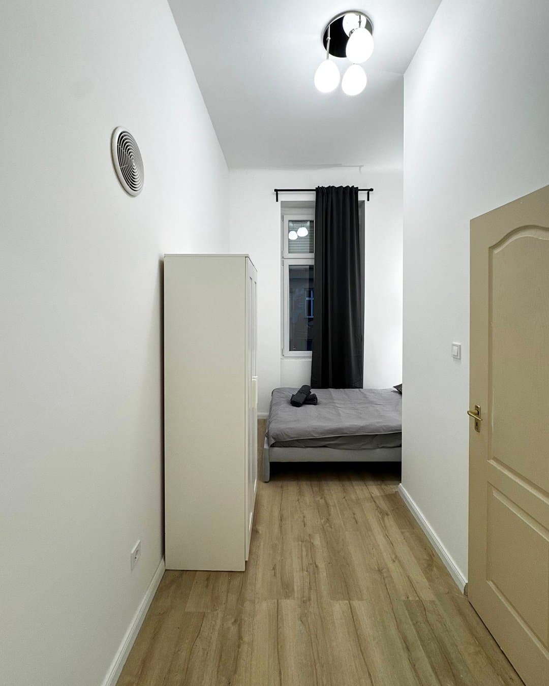 Sixth private room