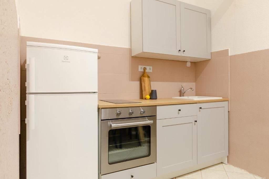 Balcony or window view — Studio for Sale in Budapest – District 7th