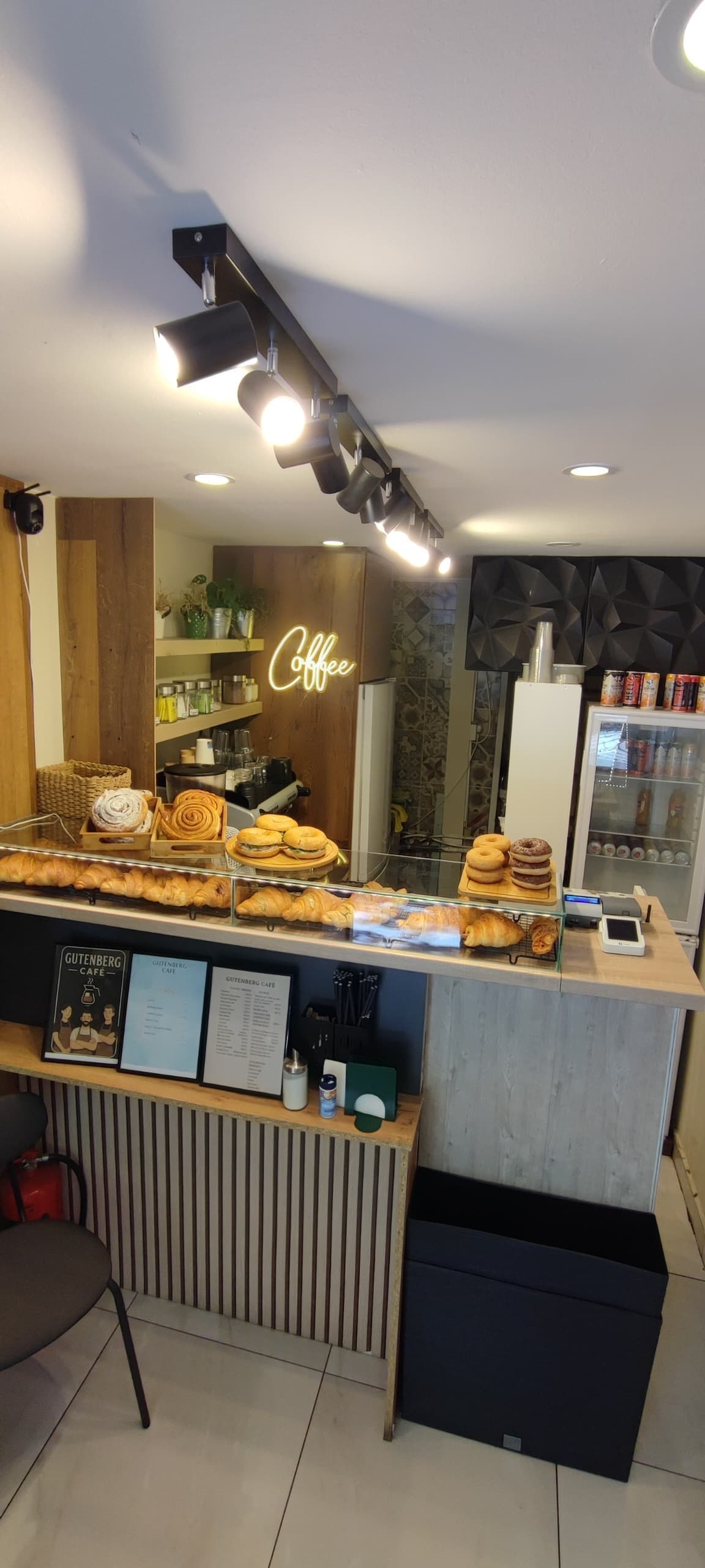 Storefront of café on József körút