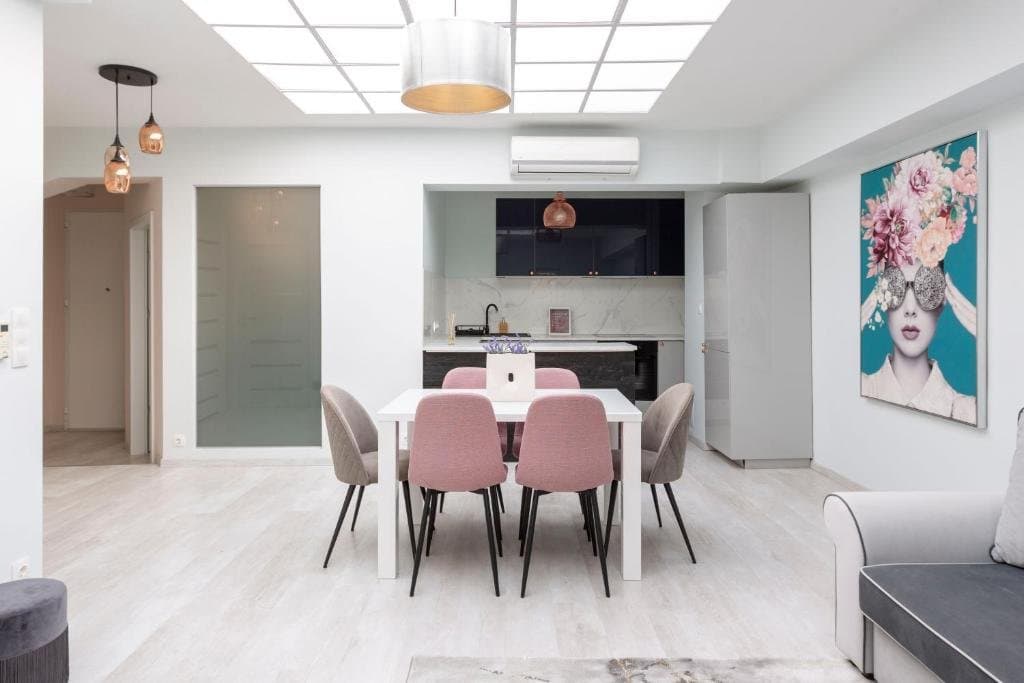 Hallway — Luxurious 2-Bedroom Apartment for Rent – Budapest 5th District (Károly körút 13–15)
