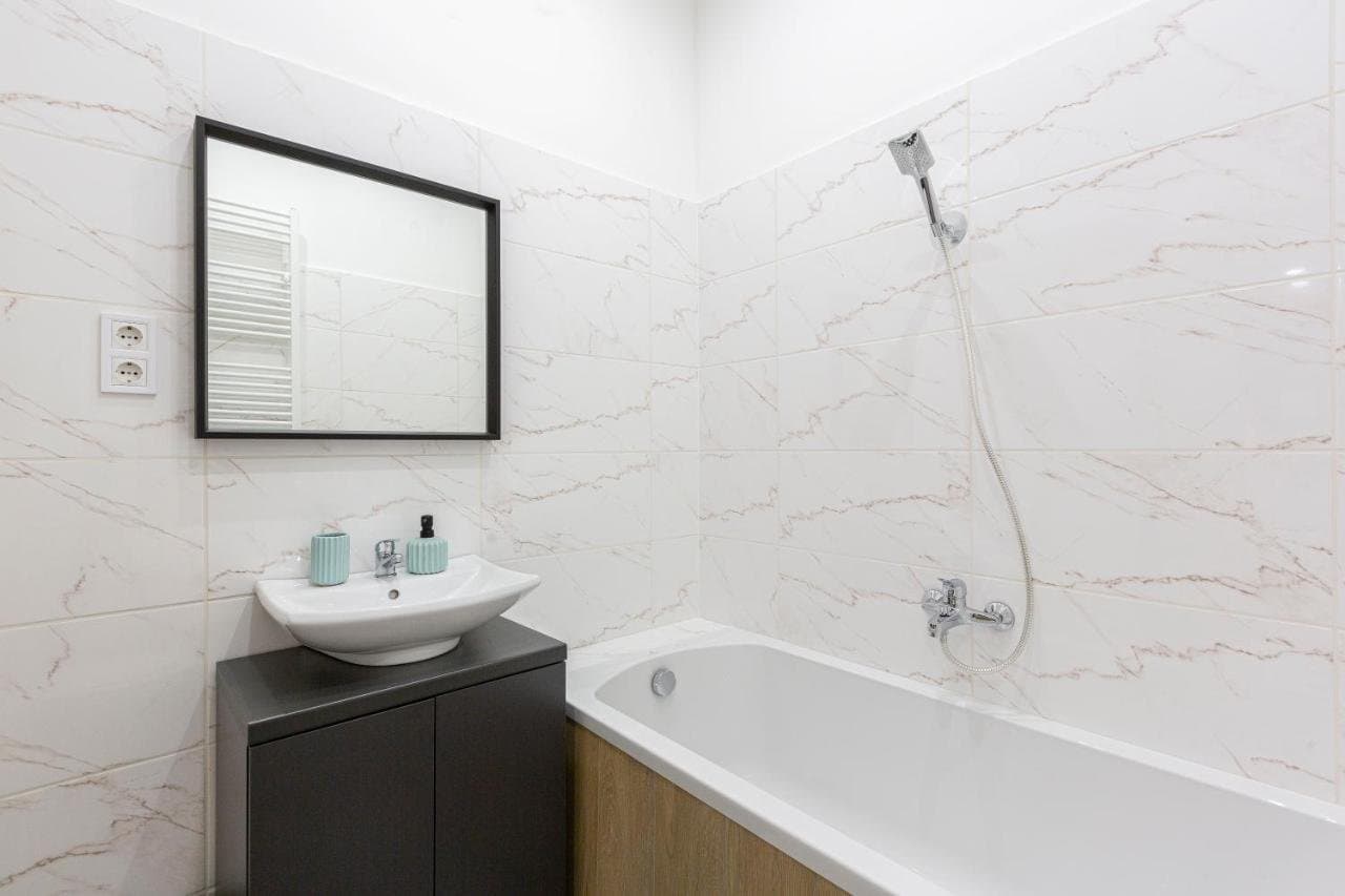 Dining area — Central 3-Bedroom Apartment for Rent –District 7, Budapest