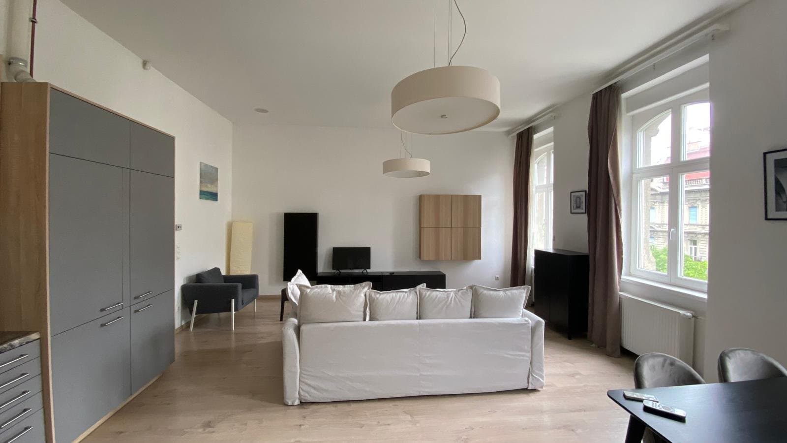 Bathroom — 2-Bedroom Apartment for Rent Budapest