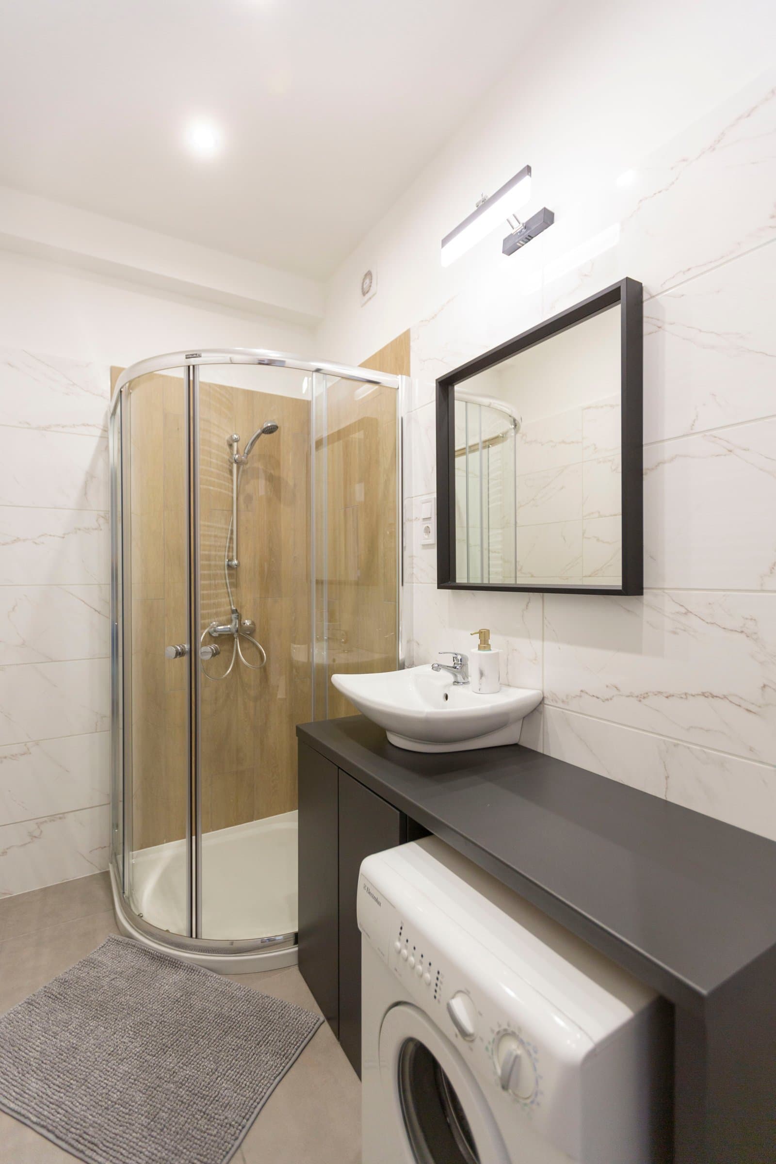 Hallway — Lux 2-Bedroom Apartment for Rent Budapest – Right Next to Veterinary University