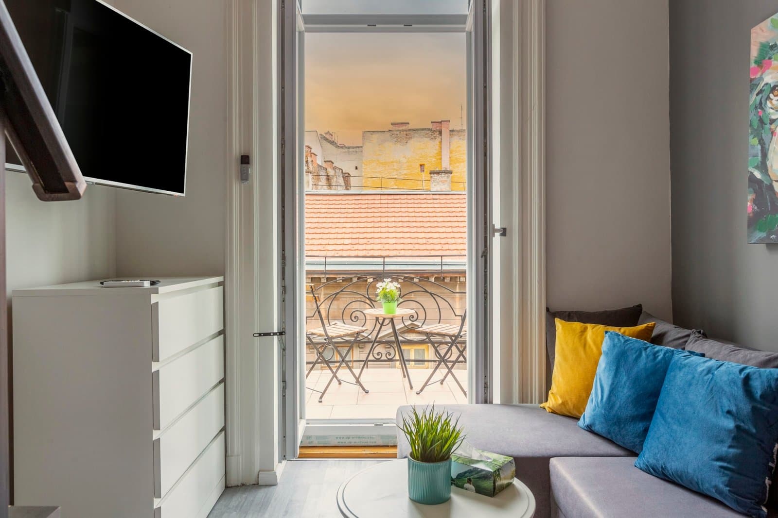 Kitchen — Small Studio Gallery Apartment for Rent – Budapest 7th District