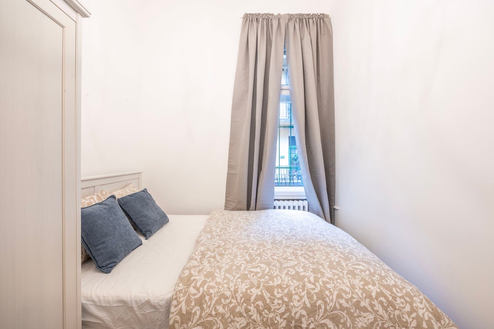 Dining area — Apartment for Rent in Budapest – Akácfa utca, District 7