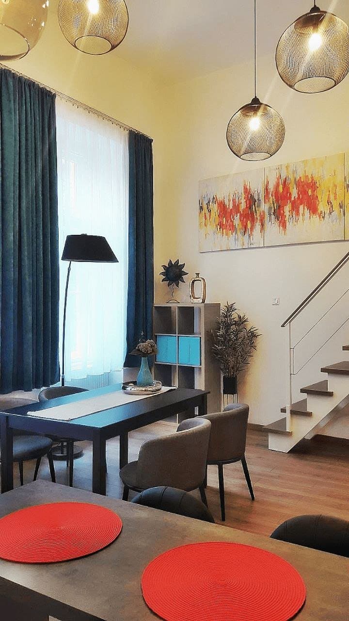 Balcony or window view — Modern Gallery Apartment Budapest 6th District – For Rent