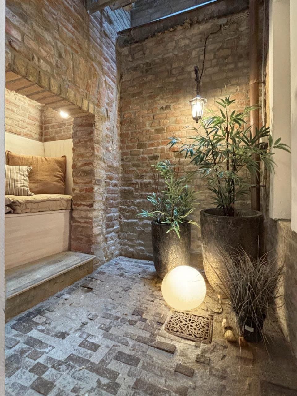 Bathroom — Luxury Apartment Budapest 6th District – Renovated 1-Bedroom Gallery Flat with All-Inclusive Rent