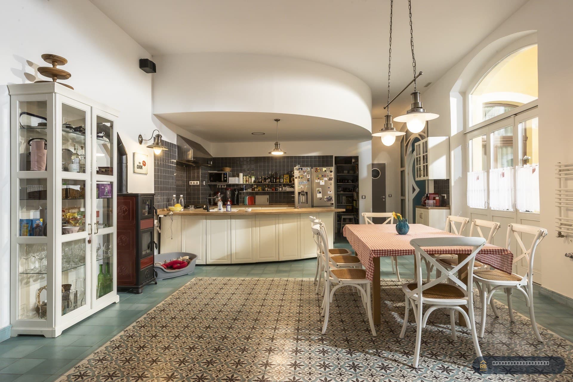 3-Bedroom Király Street Apartment for Sale – Budapest VII