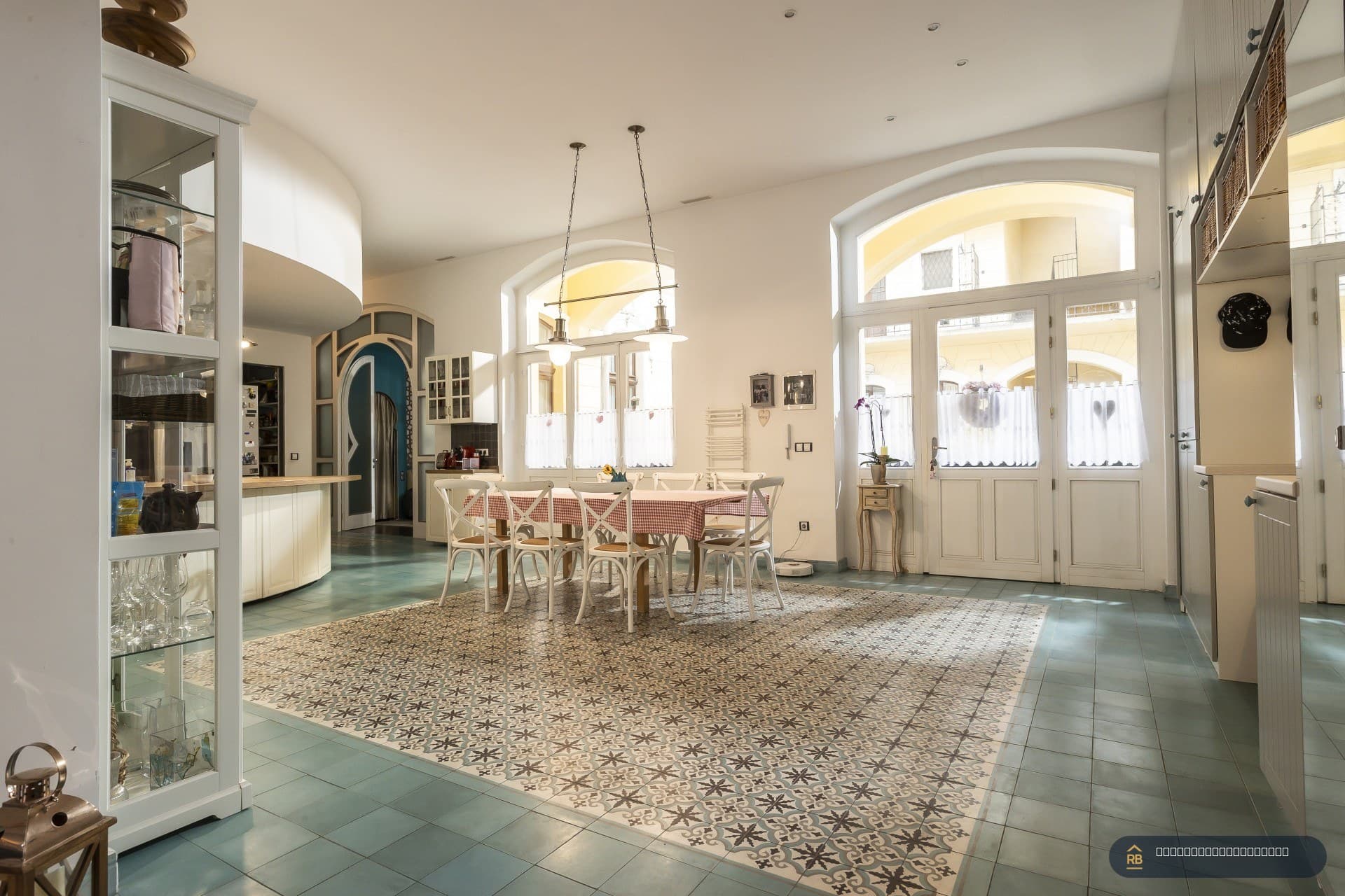 3-Bedroom Király Street Apartment for Sale – Budapest VII