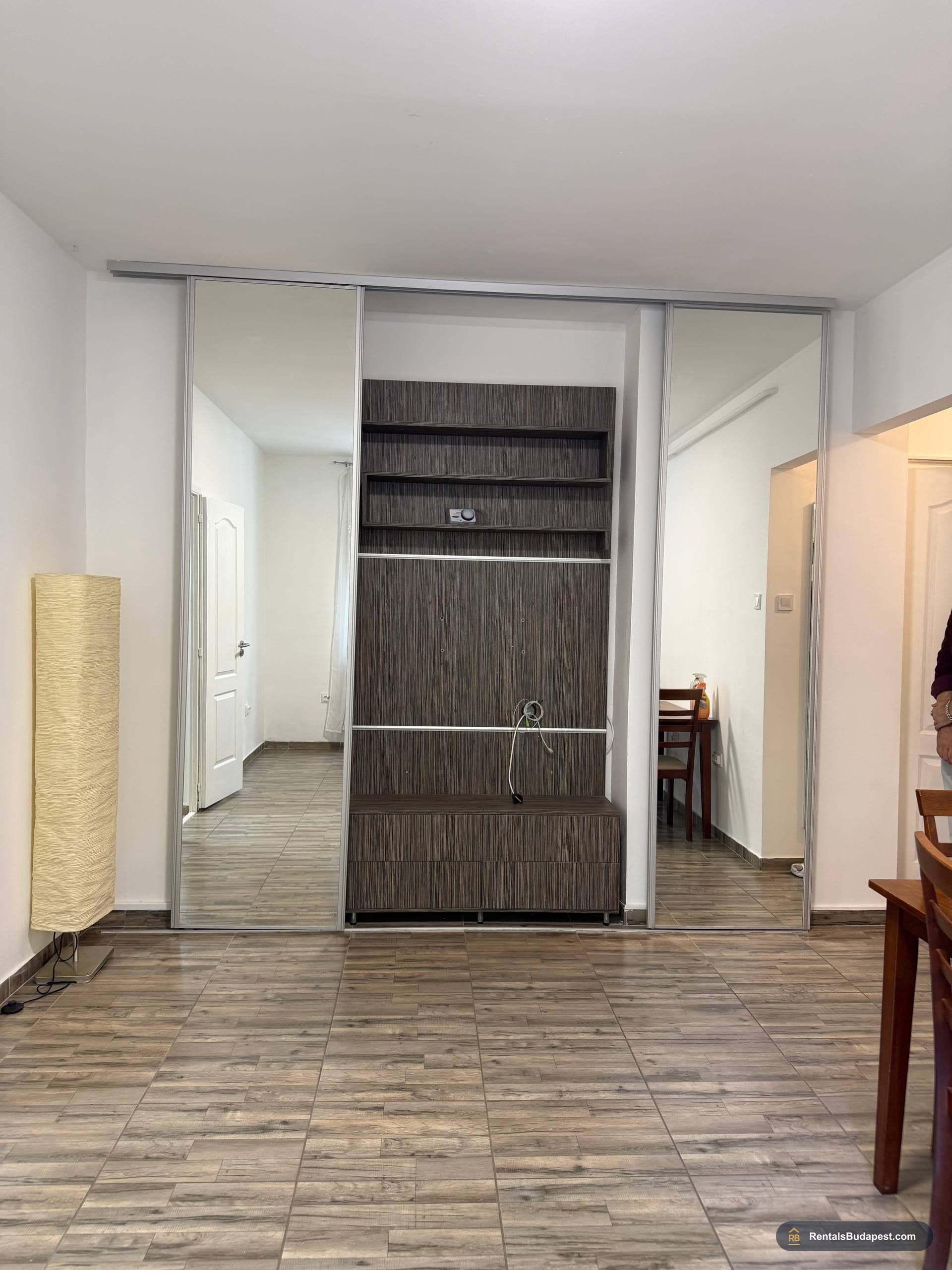 1-Bedroom Apartment for Rent Vagihid 30  – Budapest District IX