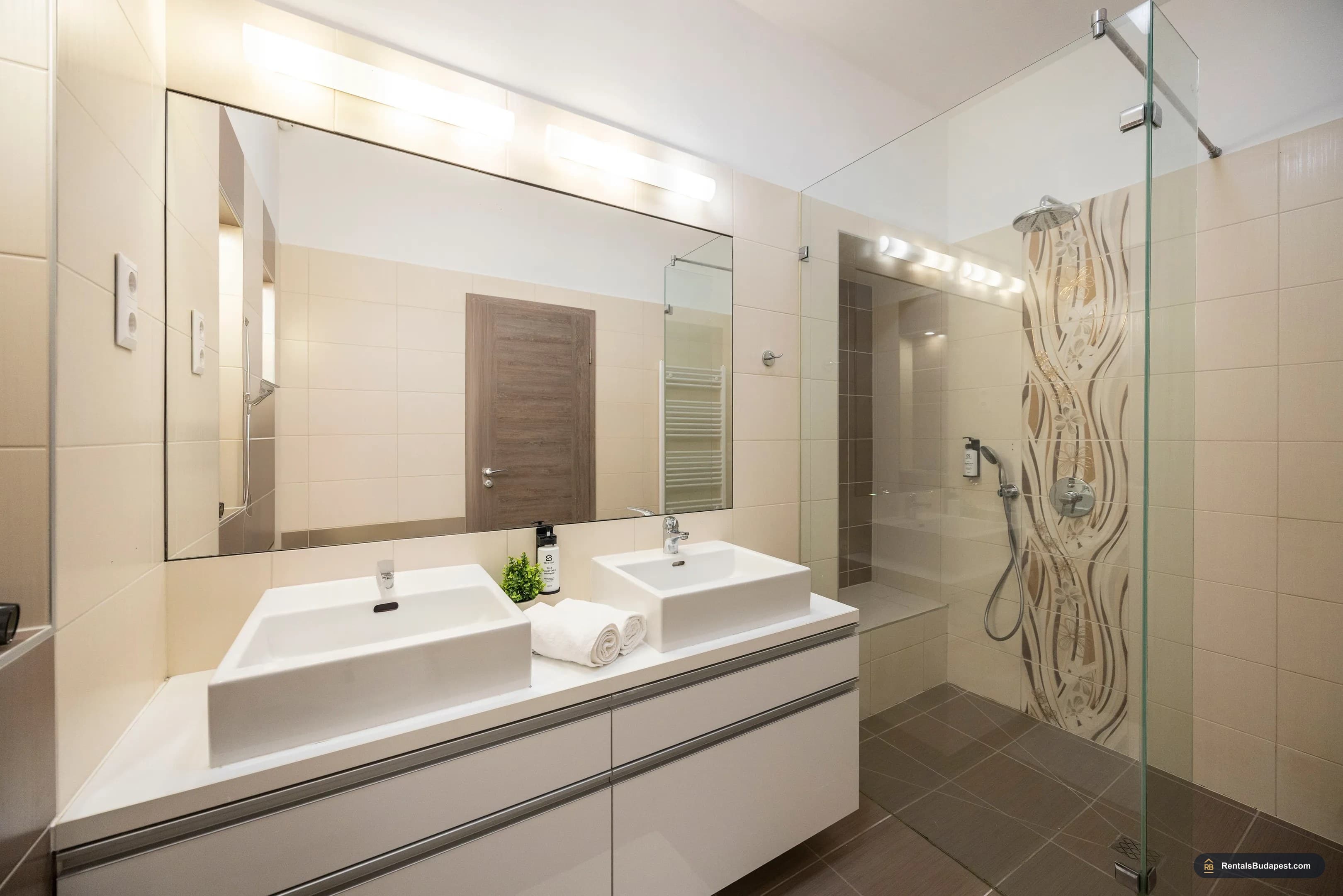 5-Bedroom Luxury Apartment for Sale – Király utca 24, Budapest VI