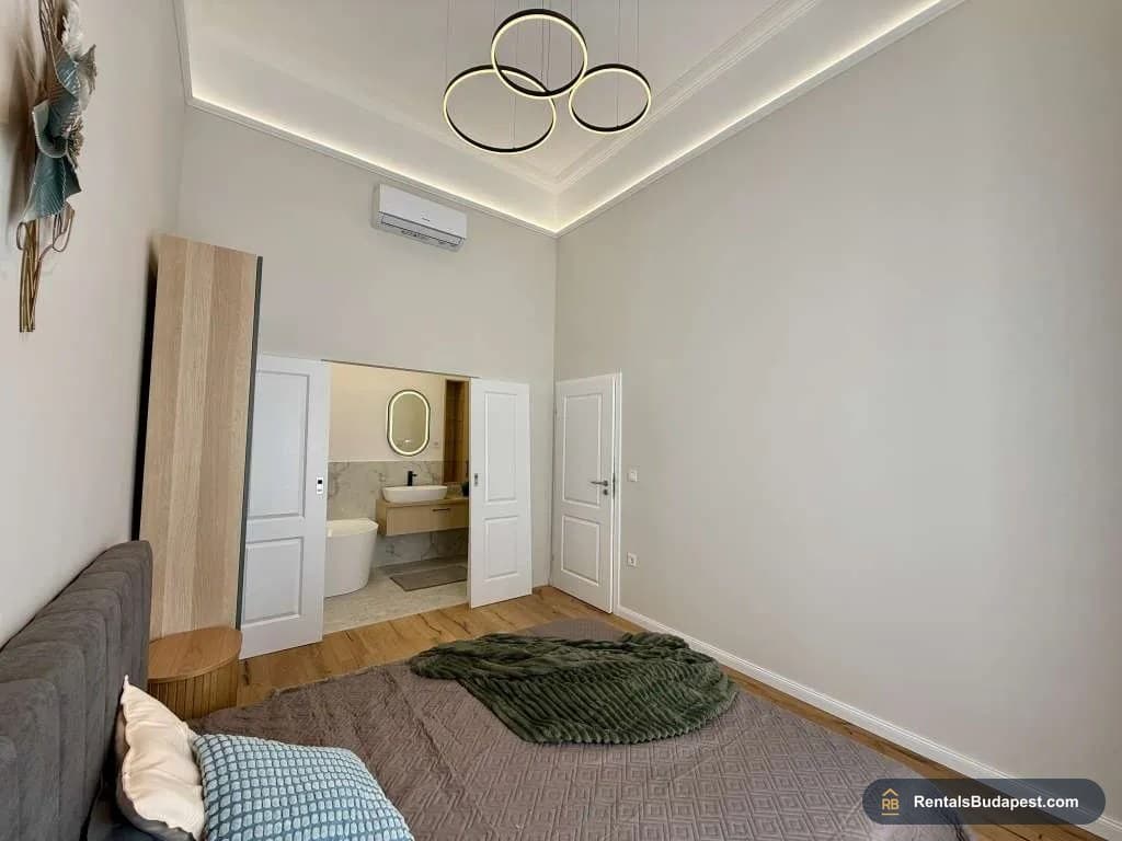 4-Bedroom Apartment for Sale – Szent István körút 23, Budapest V