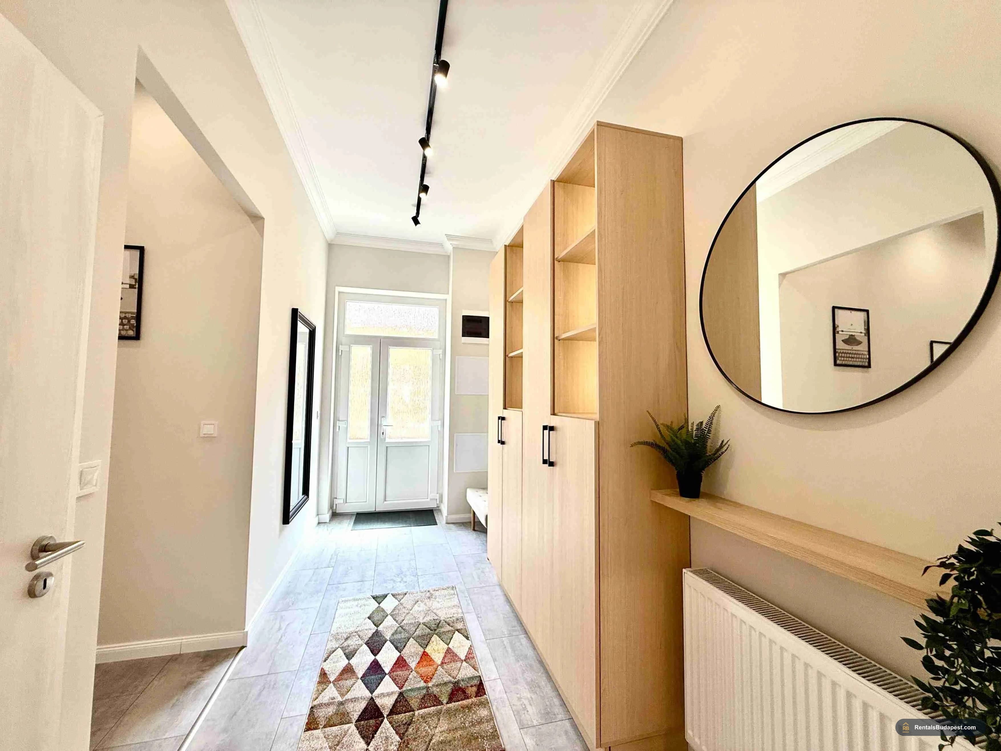 5-Room Apartment for Sale – Lónyay Street, Budapest IX