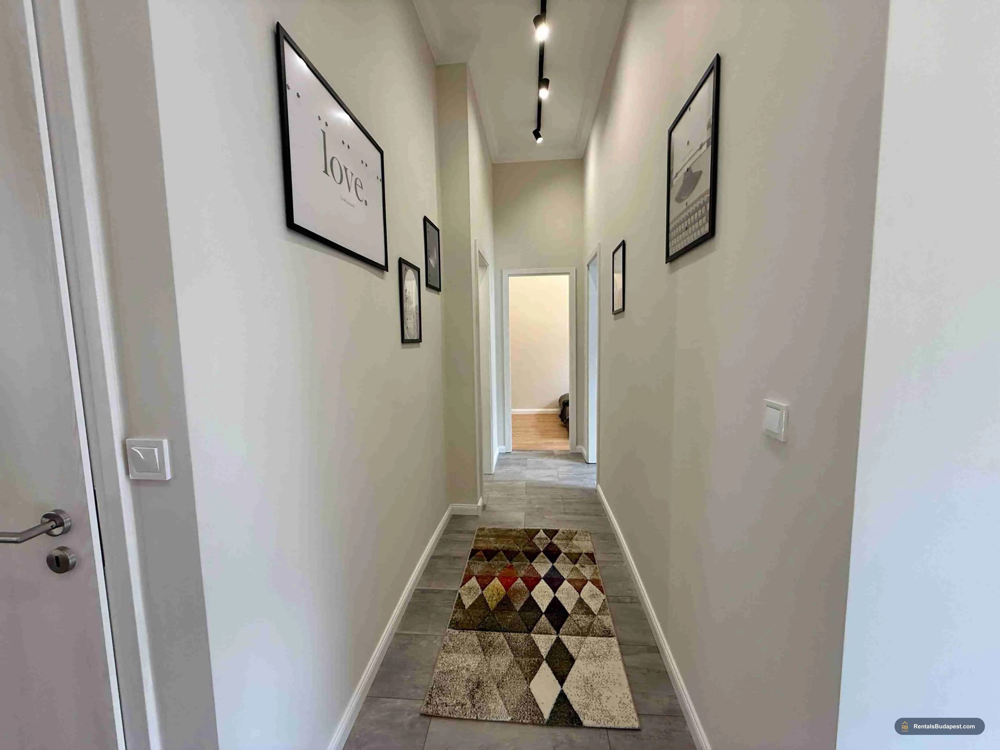 5-Room Apartment for Sale – Lónyay Street, Budapest IX