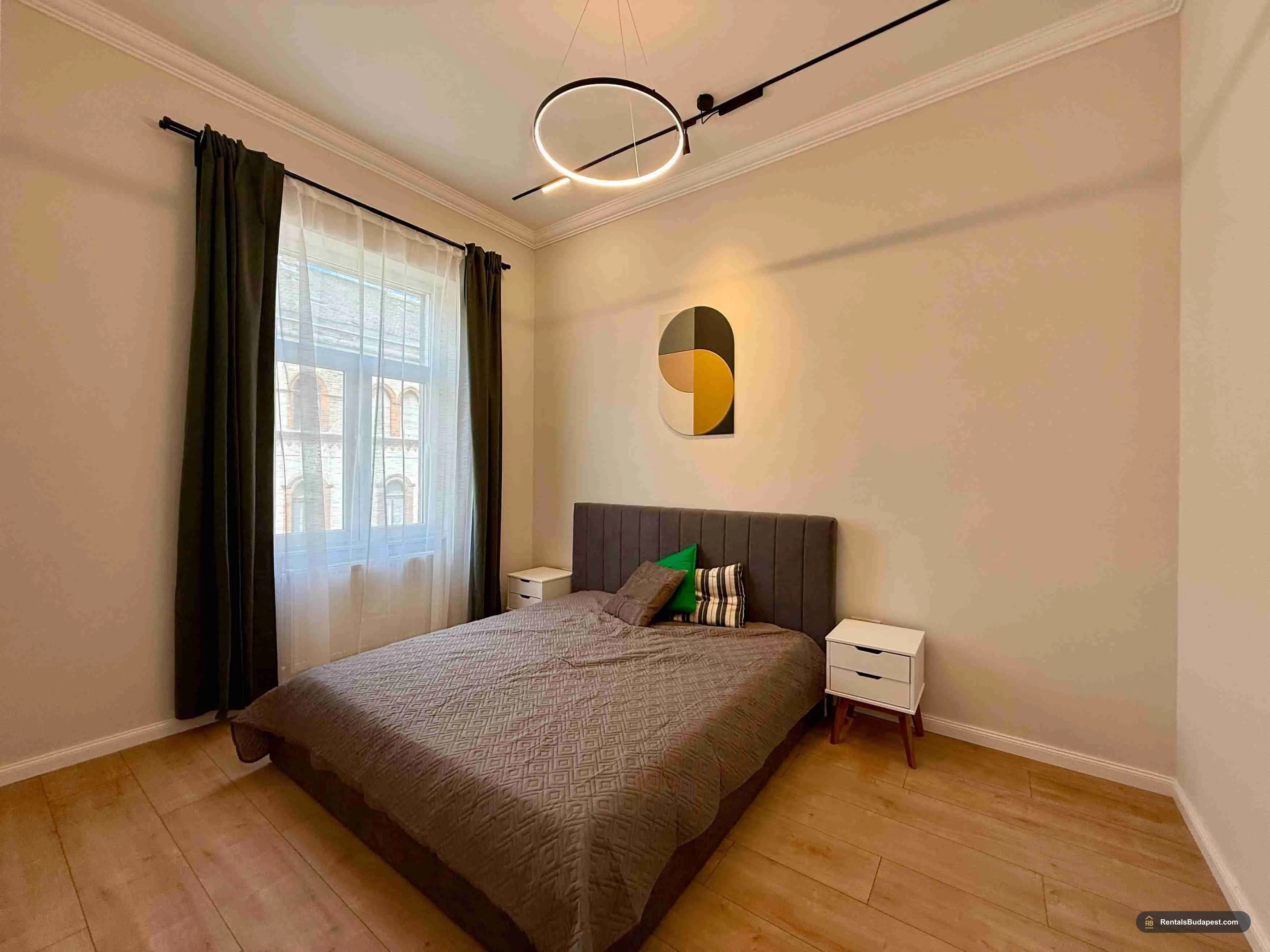 5-Room Apartment for Sale – Lónyay Street, Budapest IX